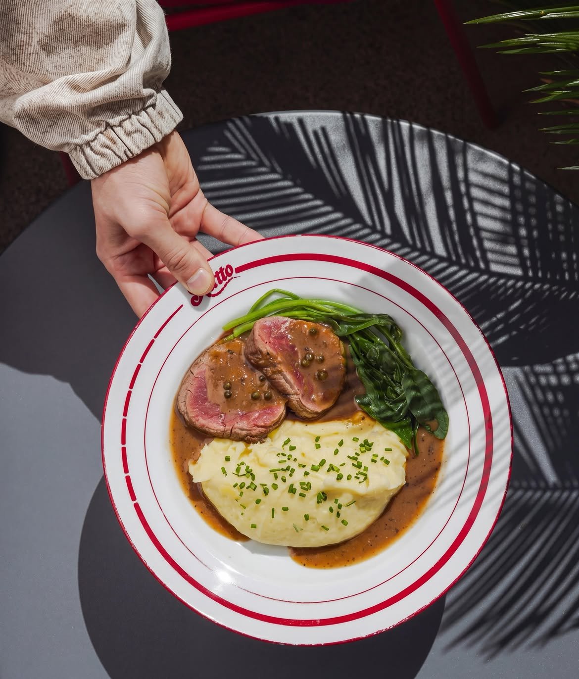 Tenderloin with chicken jus