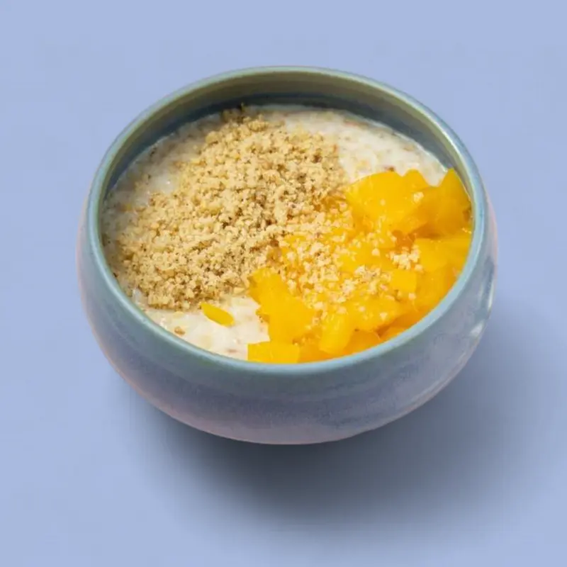 Oatmeal With Honey, Peach and Walnuts