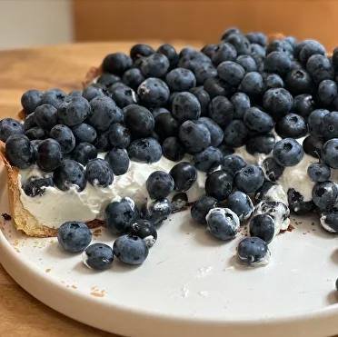 Tart with fresh blueberry