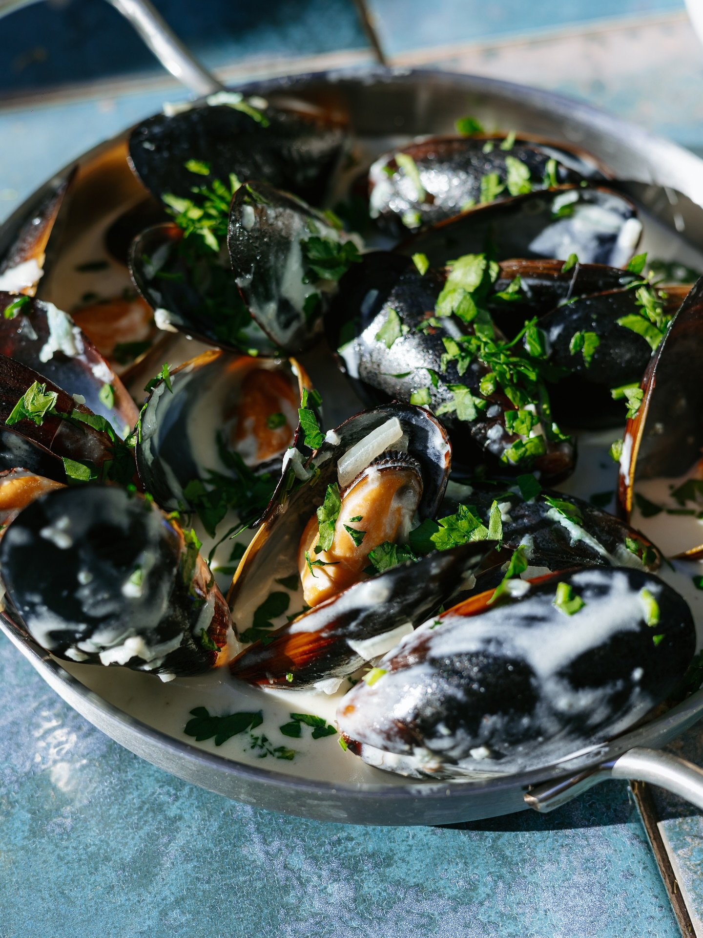 Mussels in Wine and Farlic Sauce